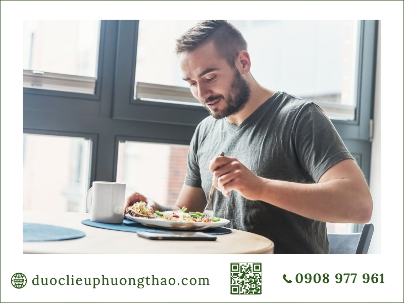 Chế độ ăn uống lành mạnh nhiều rau xanh giúp phòng tránh tăng axit uric máu